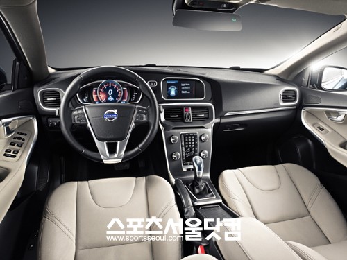 ▲ 볼보 The New V40 내부 디자인