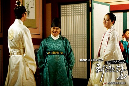 ▲ 퓨전사극 해를 품은 달에서 큰 웃음을 주고 있는 형선. / MBC 제공