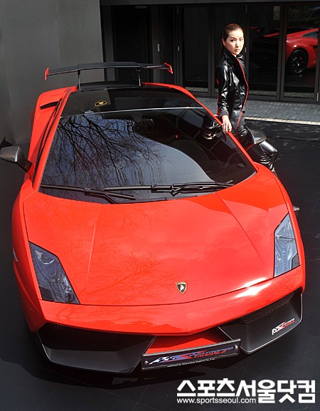 ▲ 람보르기니 가야르도 LP570-4 슈퍼 트로페오 스트라달레