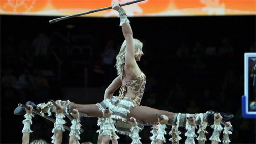 ▲우크라이나 치어리더 팀 ‘레드 폭스’. 사진 출처=englishrussia.com