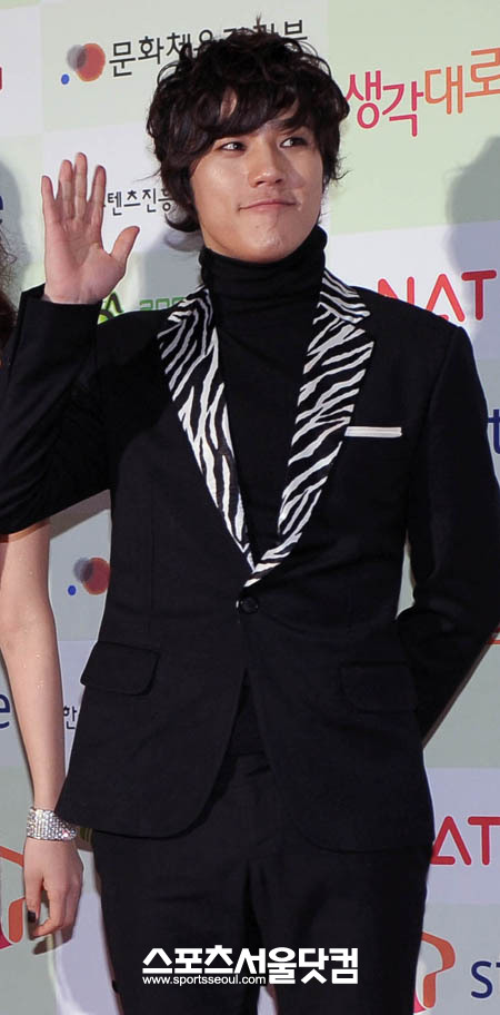 ▲가수 이현이 뮤지컬 파리의 연인에 캐스팅 됐다. /더팩트DB