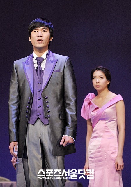 ▲파리의 연인에서 열연을 펼치고 있는 정상윤(왼쪽)과 방진의. /문병희 기자