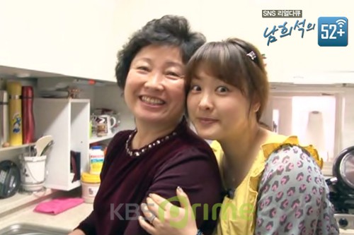 ▲심진화가 남편의 식사 준비를 위해 친정 엄마에게 요리지도를 받았다./KBS Prime 제공