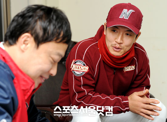 ▲ 김병현이 국내 고교 유망주들의 메이저리그행에 대해 진지하게 자신의 생각을 밝히고 있다.