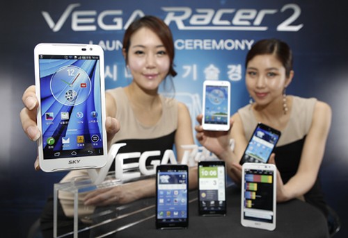 3일 오후 서울 상암동 본사에서 팬택은 미디어데이 행사를 통해 새로운 LTE폰 베가레이서2를 공개했다.