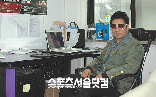 클럽왕으로 불리는 클럽 문화의 대부 이강희 홀릭 대표.