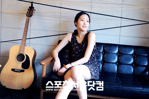 영화 홍보 인터뷰로 빡빡한 일정을 소화하고 있다는 김고은.