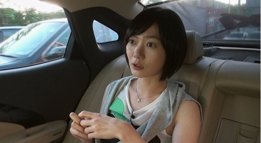 배두나가 tvN 현장 토크쇼-택시에 출연해 남자배우들과의 친분을 공개했다./tvN 제공