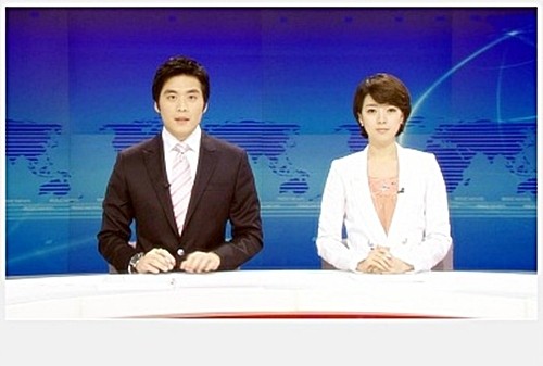 과거 함께 뉴스를 진행했던 한준호 아나운서(왼쪽)와 배현진 앵커./ MBC 뉴스 캡처