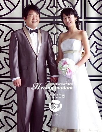 결혼 당시 정형돈(왼쪽)과 한유라씨의 모습./ 황마담 웨딩 컨설팅