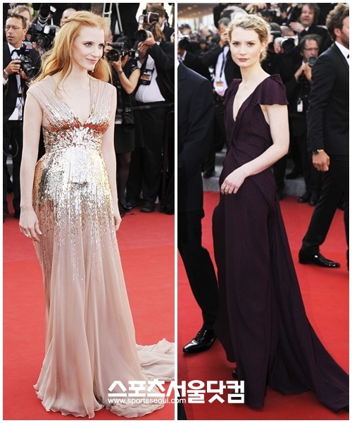 배우 제시카 차스테인과 미아 와시코브스카가 19일 오후 7시께(현지시각) 열린 영화 로리스 레드카펫 행사에 참석해 아름다운 드레스 자태를 뽐내며 포즈를 취하고 있다. / 배정한 기자