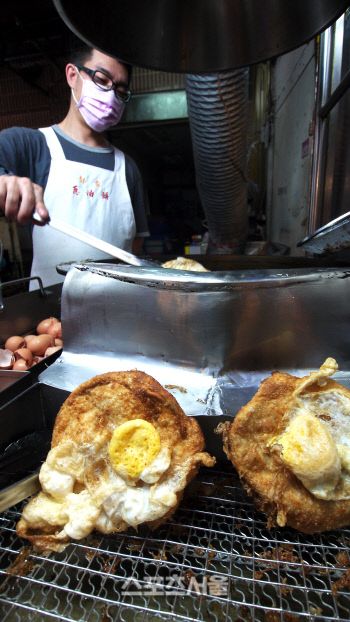 타이페이의 명물 먹거리 총야오핑.