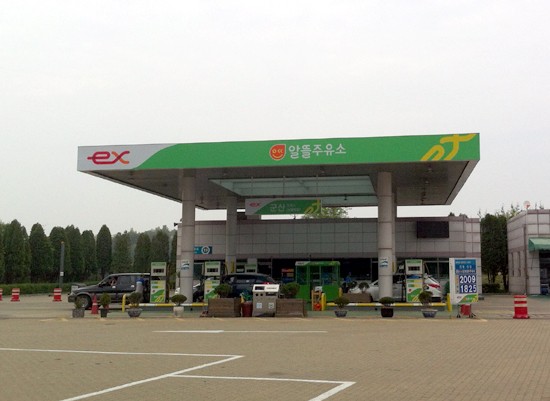 알뜰주유소 시행 이후 약 6개월 만에 500곳이 넘는 주유소가 알뜰주유소로 전환했다.