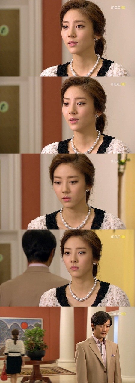 극중 안재욱의 결혼을 축하하며 뒤돌아서는 손담비./MBC 빛과 그림자 방송 캡처