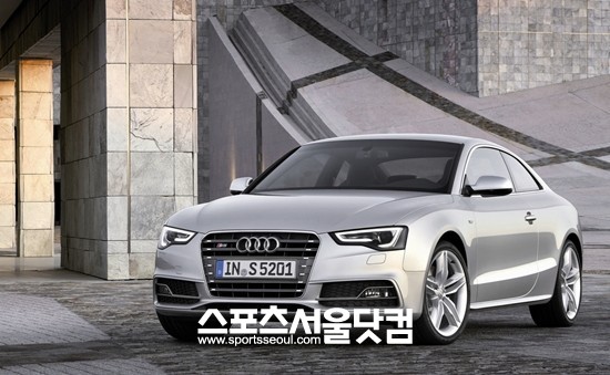 뉴 아우디 S5가 20일 국내에 출시됐다.