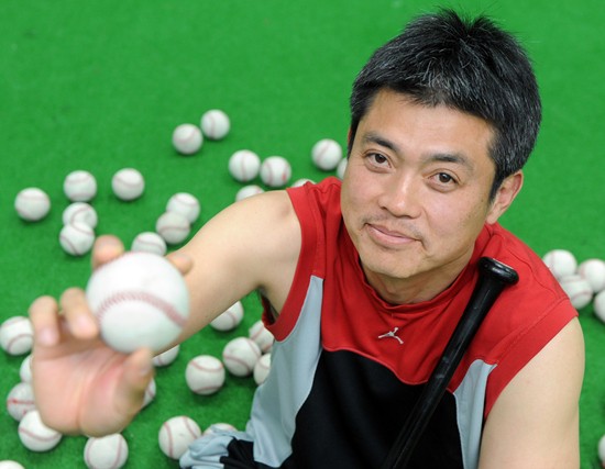 두산의 프랜차이즈 선수 안경현은 은퇴 후 선수 시절보다 더 바쁜 삶을 이어 가고 있다. 늘 현재에 충실하자는 삶의 철학이 그를 대기만성의 대명사로 만든 듯 했다. / 노시훈 기자