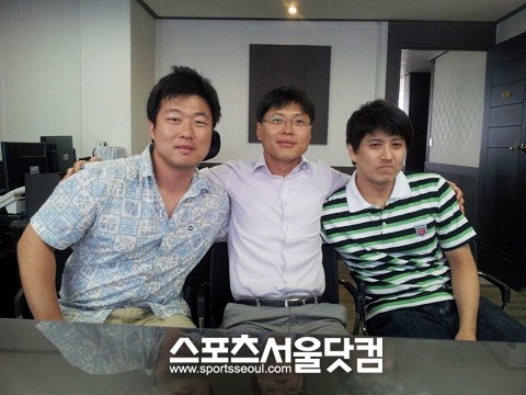 안양 FC 시민연대를 이끌고 있는 허익환 총무, 곽균열 대표, 박효진 씨 (왼쪽부터)./ 김용일 기자