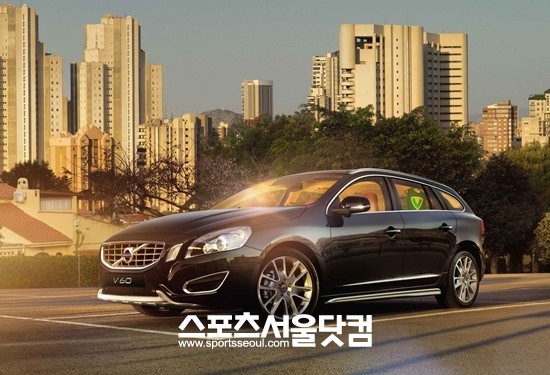볼보가 V60 2.0 디젤 모델을 출시힌다.