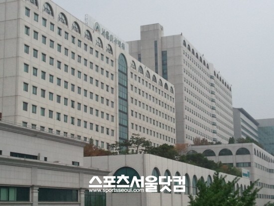 서울아산병원에는 환자와 보호자들의 편의를 위한다는 명분으로 백화점에서 마트까지 입점해 있다.