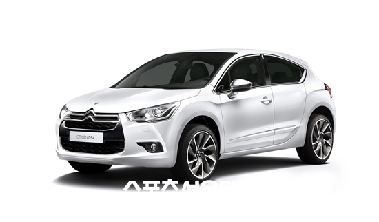 시트로엥 DS4가 지난 12일 국내에 출시됐다.