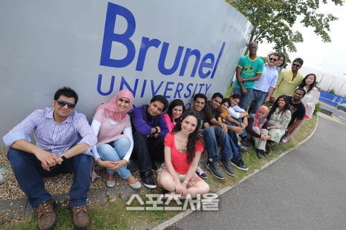 런던 서부에 위치한 브루넬 대학교가 2012 런던올림픽에 참가하는 한국 선수단을 맞을 준비로 분주하다. 1948년 이후 64년만에 다시 찾는 곳이라 지역주민은 물론 자원봉사로 참가한 학생들 모두 높은 기대감을 갖고 있다. 런던(영국) | 이화종통신원