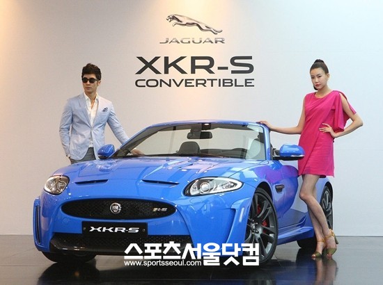 23일 재규어 코리아가 서울 용산구 한남전시장에서 XKR-S 컨버터블 출시행사를 진행했다.
