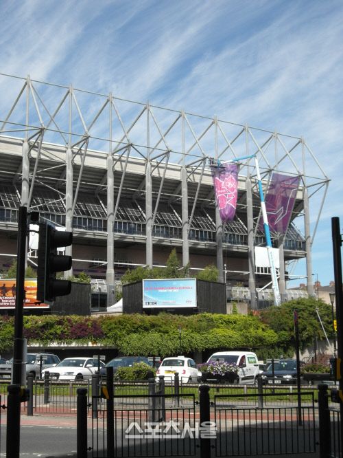 한국이 26일 오후 10시30분(한국시간) 멕시코와 2012 런던올림픽 남자 축구 B조리그 첫 경기를 펼치는 뉴캐슬의 세인트제임스파크가 결전을 치를 준비를 하고 있다. 뉴캐슬(영국) | 도영인기자 dokun@sportsseoul.com