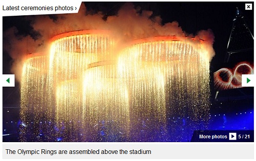 올림픽 개막식을 앞둔 식전 공개 행사에서 다섯 개의 원이 공중에서 합체돼 오륜기를 만들었다. / 런던 올림픽 홈페이지