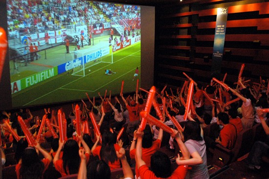 멀티플렉스 영화관들이 올림픽을 맞아 한국 올림픽 축구 대표팀 경기 중계에 나선다. / 사진제공 = CGV