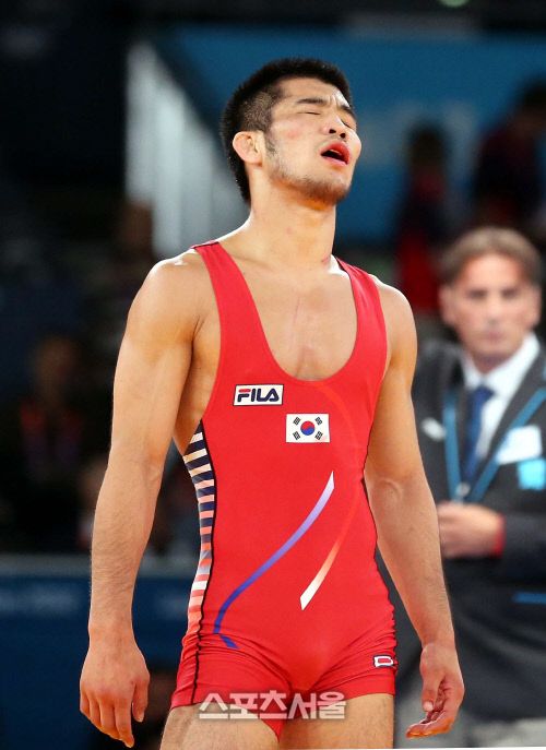 최규진이 2012 런던올림픽 레슬링 그레코로만형 55kg급 동메달결정전에서 져 메달획득에 실패했다. / 런던=올림픽사진공동취재단