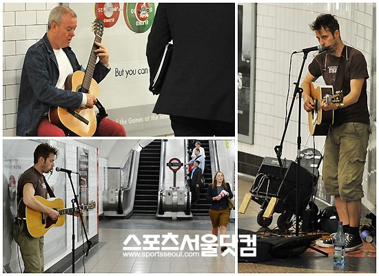 거리의 악사는 당국으로부터 허가를 받은 사람이 일정구역에서 공연을 할 수 있습니다.