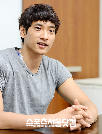 김요한은 현재 결혼을 전제로 교제 중인 여자친구가 있으며, 이제는 공개 연애를 하고 싶지 않다고 털어놨다.