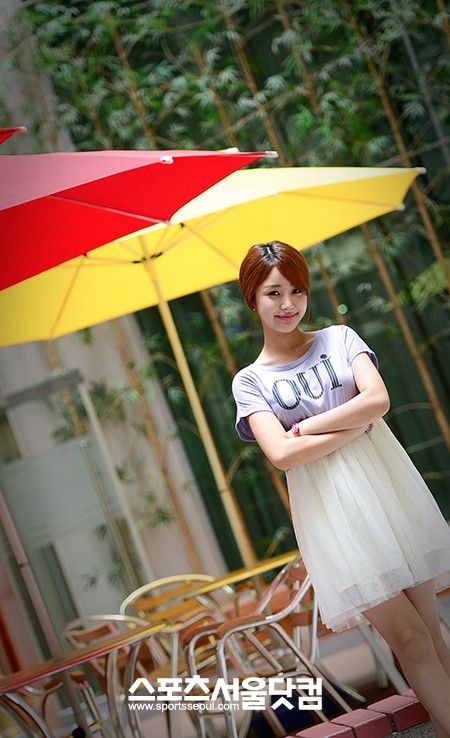 <스포추서울닷컴>과 7자 토크를 진행한 윤진이. /이효균 기자