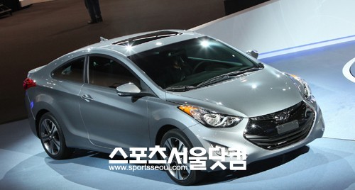 현대자동차 아반떼 쿠페가 중고차업체 카즈의 설문조사에서 가장 마음에 드는 준중형 신차 2위를 차지했다.