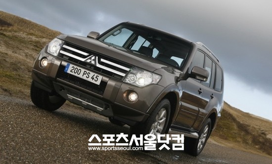 미쓰비시 중대형 SUV 파제로는 죽음의 경주로 불리는 다카르랠리에서 12차례 우승했다.