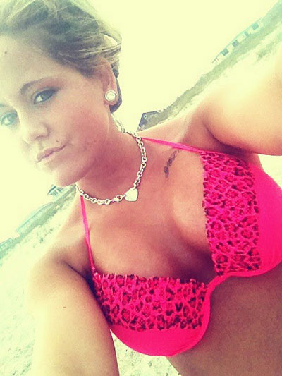 최근 전라 누드사진 유출로 곤욕을 치르고 있는 10대 미혼모 스타 제넬 에반스. 사진 출처=트위터.