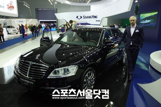 쌍용자동차는 2012 모스크바 국제 모터쇼에 렉스턴 W와 뉴체어맨 W를 공개하고, 본격적으로 러시아 시장 공략에 나섰다.