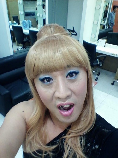 정준하가 자신의 트위터에 여장 사진을 공개했다 / 정준하 트위터 캡처