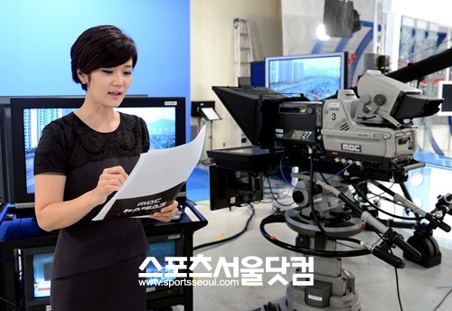 현직에 있는 기상캐스터 중 최고참인 MBC 현인아 캐스터./ 노시훈 기자