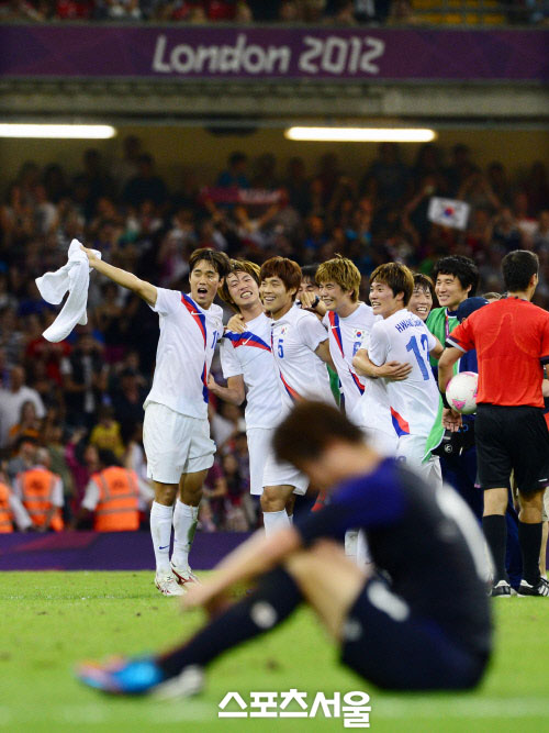 2012년 런던올림픽 한일전 이후, 양국의 자존심 대결은 유럽축구로 자리를 옮겨 계속된다. / 런던=올림픽사진공동취재단