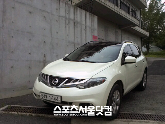 닛산의 프리미엄 스포츠유틸리티차량(SUV) 2012년 무라노는 세단 못지않은 정숙함과 승차감을 자랑한다. / 서재근 기자