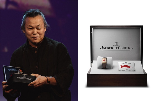 영화 피에타의 김기덕 감독이 베니스국제영화제 황금사자상과 함께 예거 르쿨트르의 시계를 부상으로 받았다./예거 르쿨트르 제공