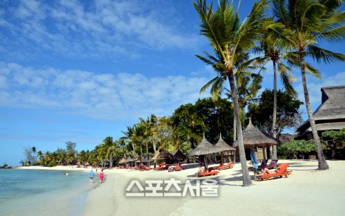 낙원이 따로 없다. 일상에서 탈출했을 때 가장 즐거운 곳이 바로 낙원이다. 그런 의미에서 아프리카의 작은 섬 모리셔스는 낙원의 조건을 제대로 갖춘 곳이다.