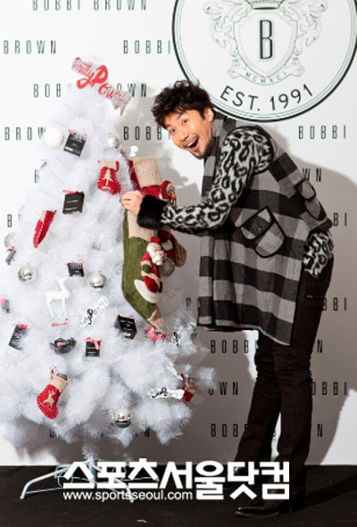 노홍철이 자신이 운영하는 온라인 쇼핑몰 노홍철닷컴을 통해 선행을 펼쳐 화제를 모았다. / 더팩트 DB