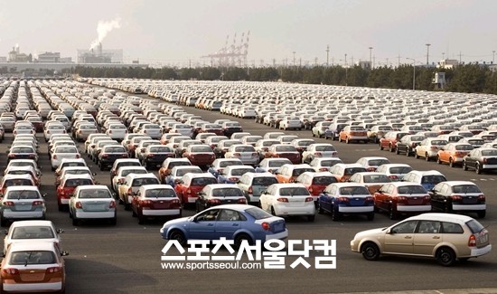 국산차 수출이 지난해 9월 대비 7.2% 줄어든 23만2025대를 기록했다.