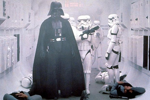 영화 스타워즈 속 다스 베이더의 모습/영화 스틸컷