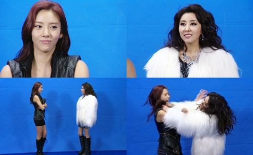 격렬하게 싸우고 있는 손담비(왼쪽)와 김완선./tvN 제공