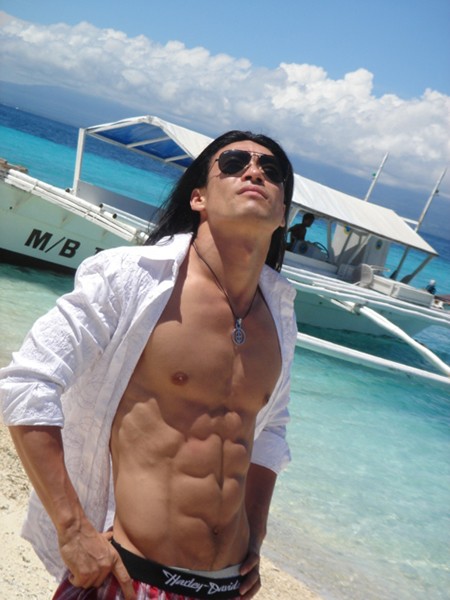 신성우는 잘생긴 외모와 탄탄한 몸매로 수많은 여성 팬을 확보하고 있다./오렌지노트 제공