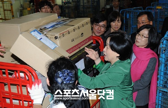 이 무거운 일을 혼자 하세요?