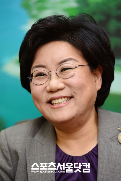 신발이 남아나질 않는다는 농담을 할 정도로 바쁜 일정을 소화하며 박근혜 대통령 만들기에 역량을 쏟고 있는 새누리당 이혜훈 최고위원. / 임영무 기자